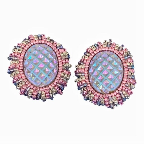 Iridescent glass cab blue lavender earrings surround of iridescent glass beads - Picture 6 of 10